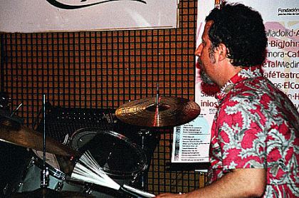 Jorge Navarro a la batería