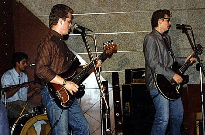 Gorrones - Gira promocional del LP 'Ritmo de Vida'. Concierto en Laracha, Galicia. 1988